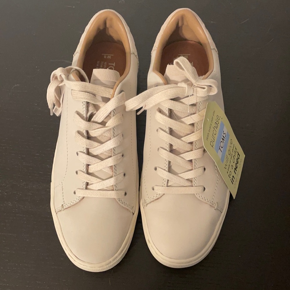 NWT Toms Leather Sneakers